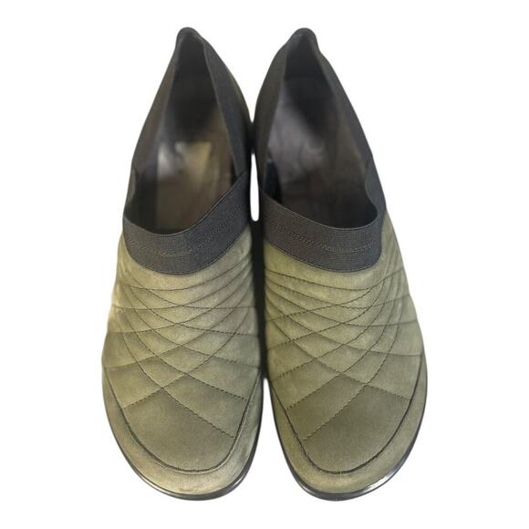 J-41 Adventure On Women’s Green Quilted Clogs Size-41 (10) - Picture 9 of 9